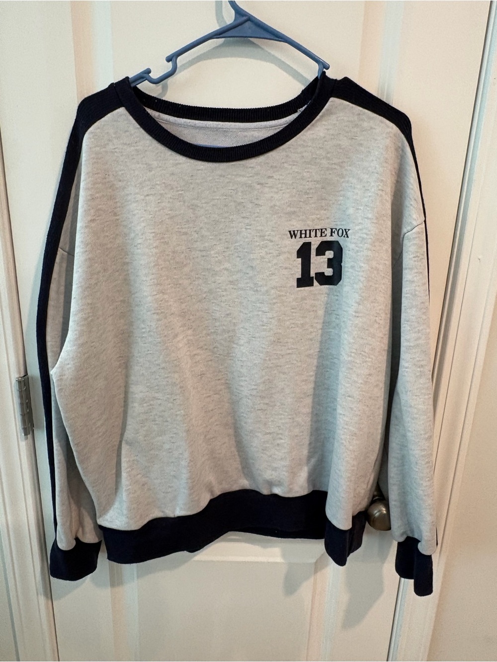 White Fox Contrast-Trim Crewneck Sweater - Gray/Navy
